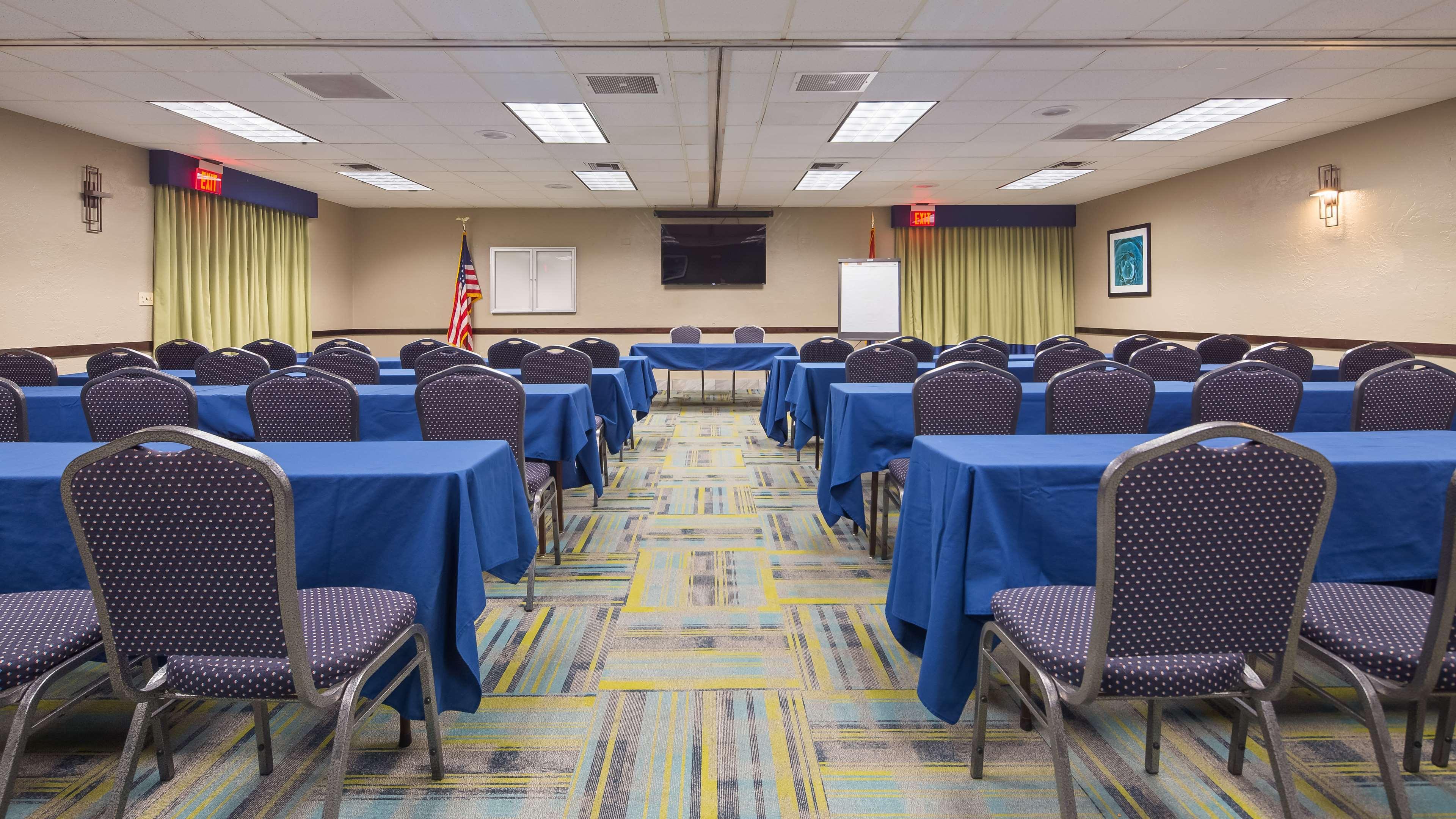 Best Western Innsuites Tucson Foothills Hotel & Suites Bagian luar foto