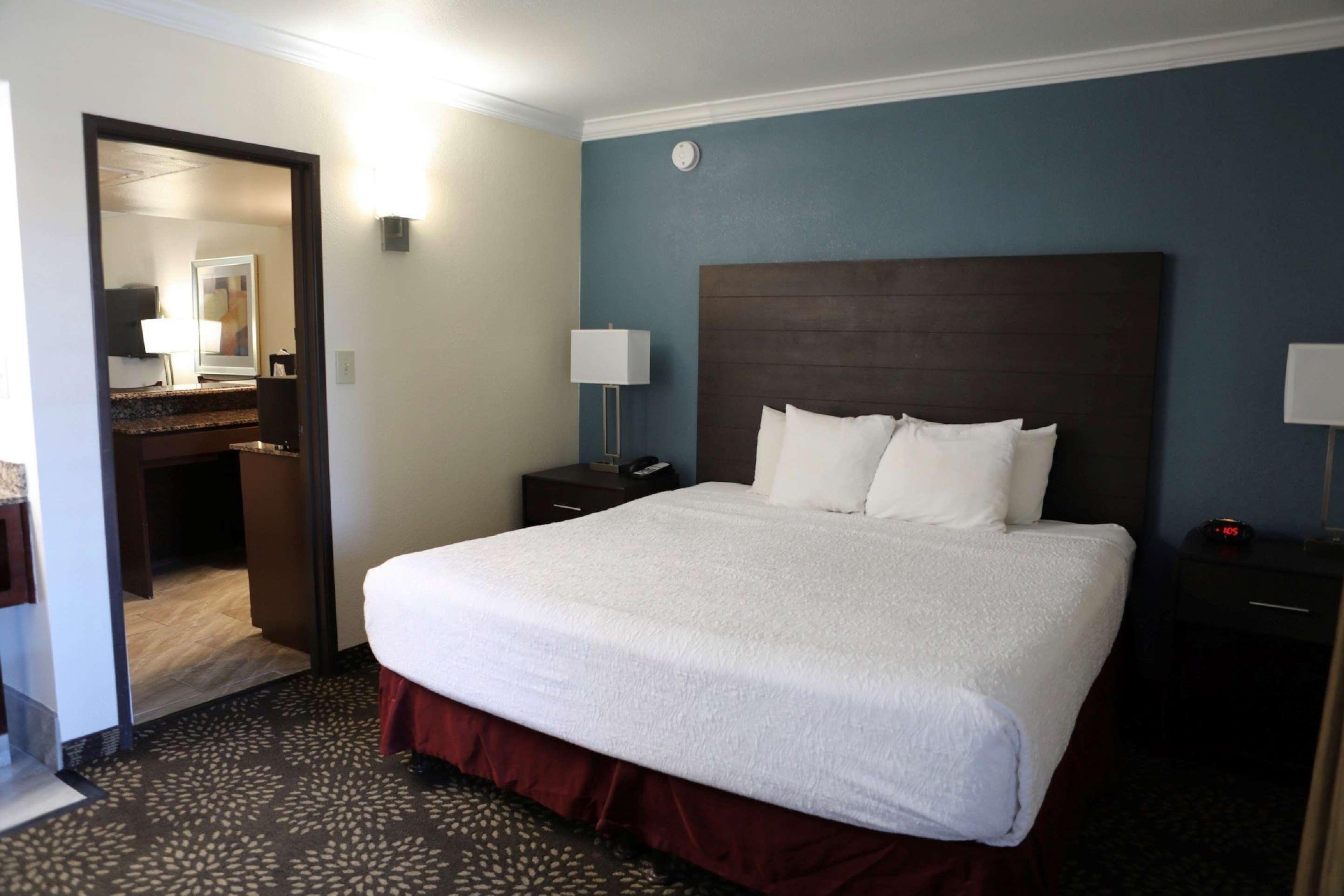 Best Western Innsuites Tucson Foothills Hotel & Suites Bagian luar foto