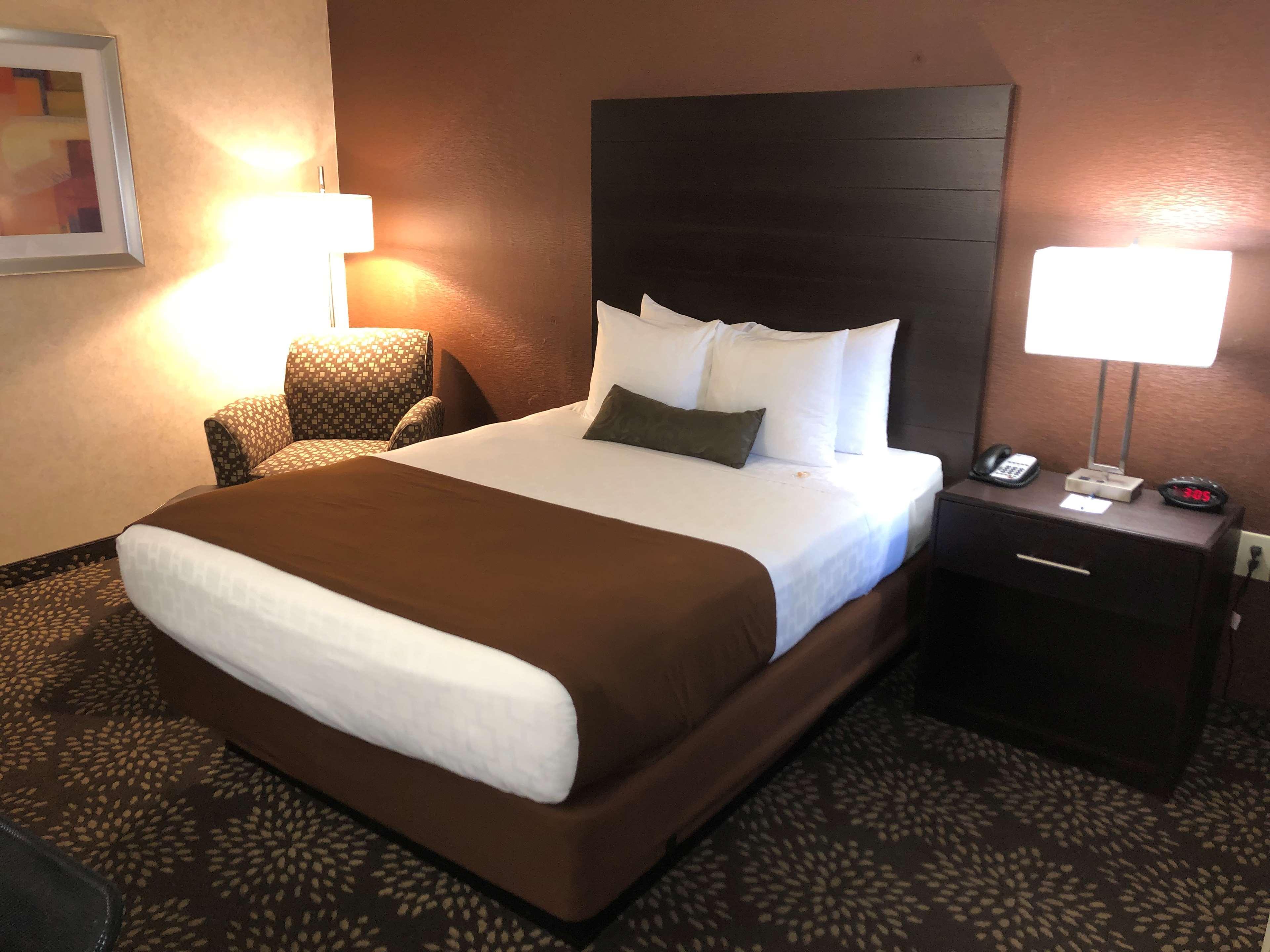 Best Western Innsuites Tucson Foothills Hotel & Suites Bagian luar foto
